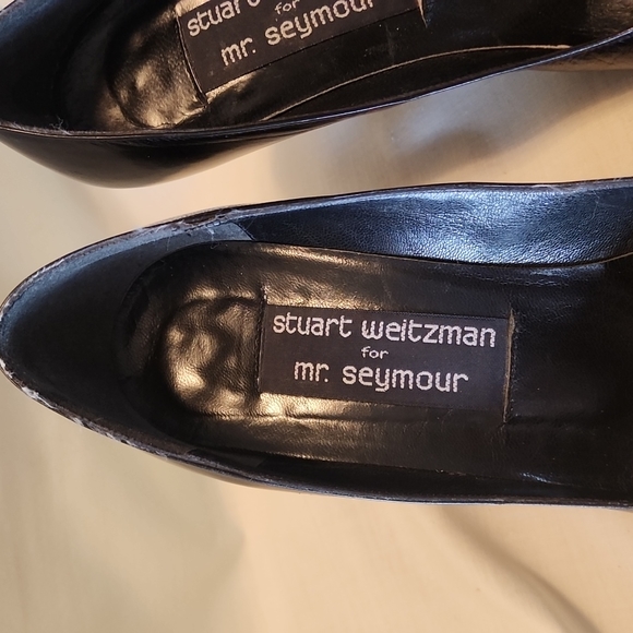 Leather heels with flower embellishments. - Picture 2 of 5